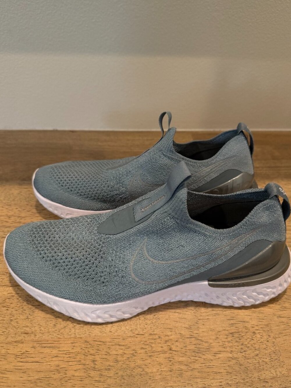 Nike Epic Phantom React Flyknit Gray Blue Sneakers Women's 8